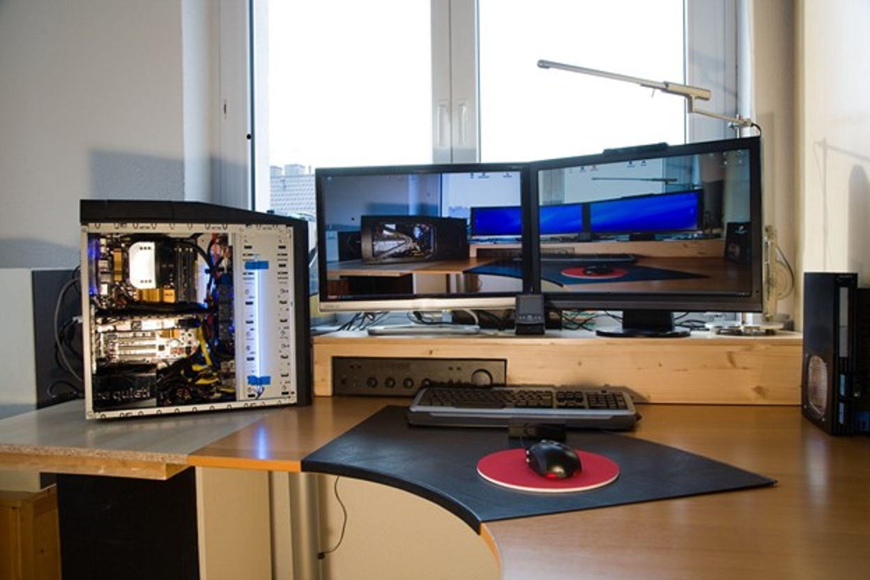 Are L Shaped Desks Good for PC Gaming OFX Office