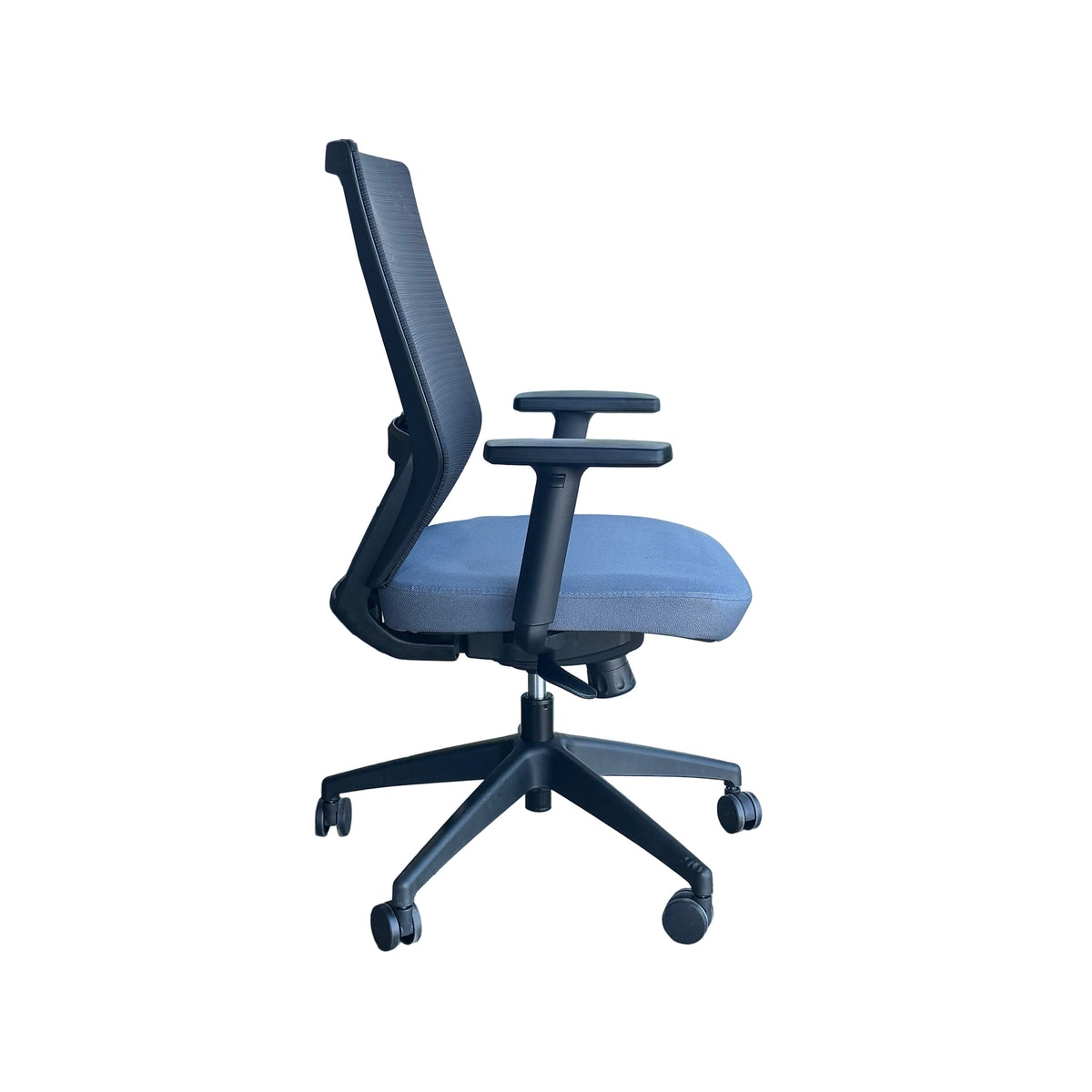 BRUGAL MEDIUM MESH-BACK EXECUTIVE CHAIR