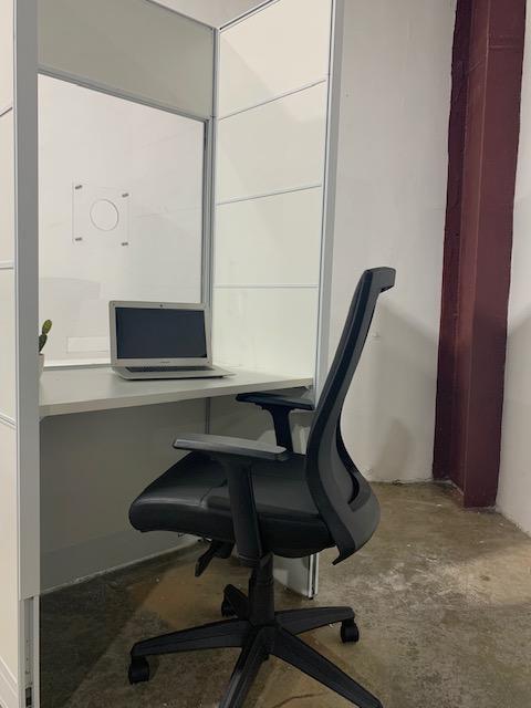 FRONTLINE20 36"W X 24"D X 81"H TRANSACTION-HEIGHT 30" TOP BOOTH