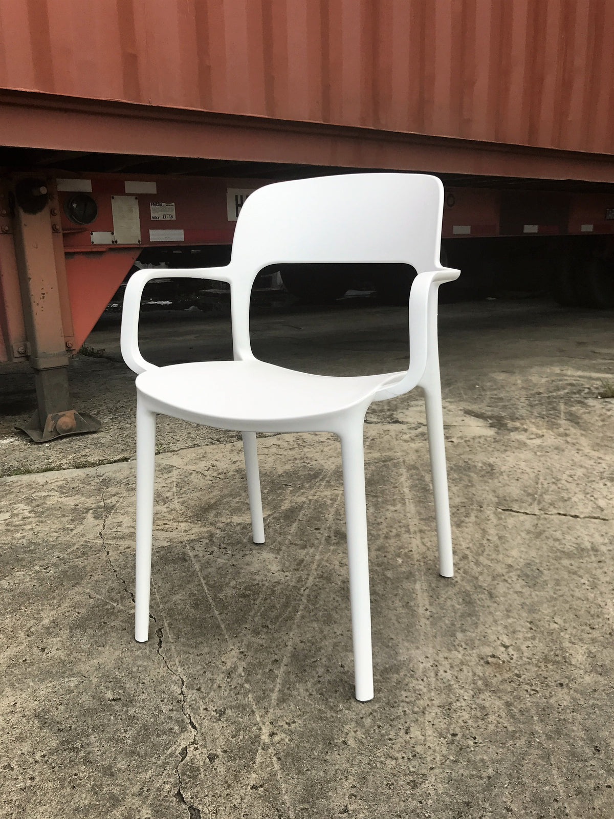 FORTE-A COMMERCIAL GRADE FIBERGLASS-COMPOSITE STACKING CHAIR WITH ARMS