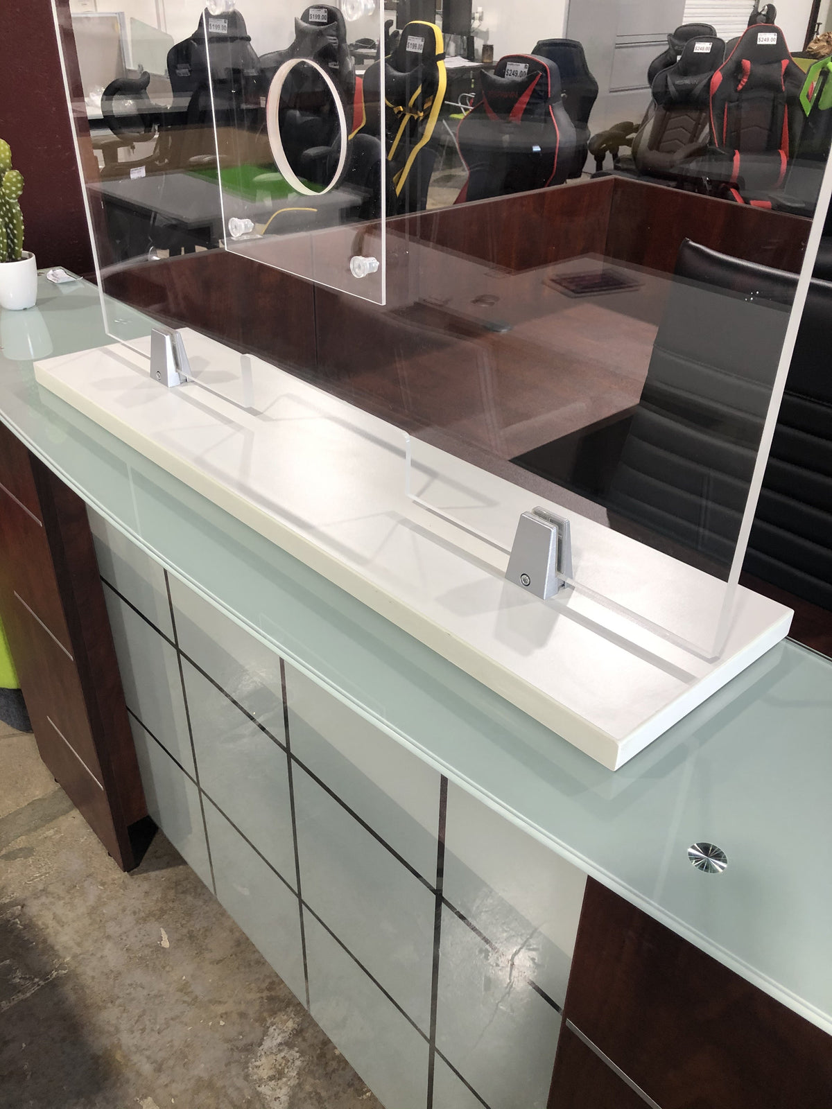 FRONTLINE20 COUNTERTOP 24" INVISIBLE BARRIER WITH CLEAR SPEAK THRU