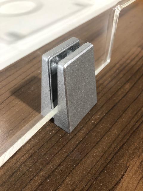 FRONTLINE20 COUNTERTOP 24" INVISIBLE BARRIER WITH ALUMINUM SPEAK THRU