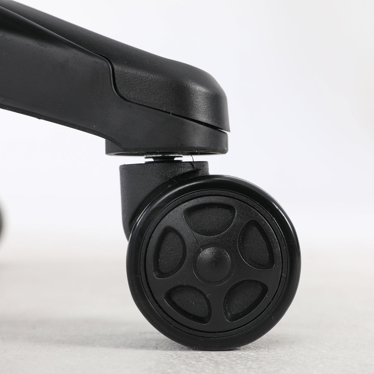 MEDUSA RACING-STYLE GAMING ERGONOMIC CHAIR WITH FOOTREST