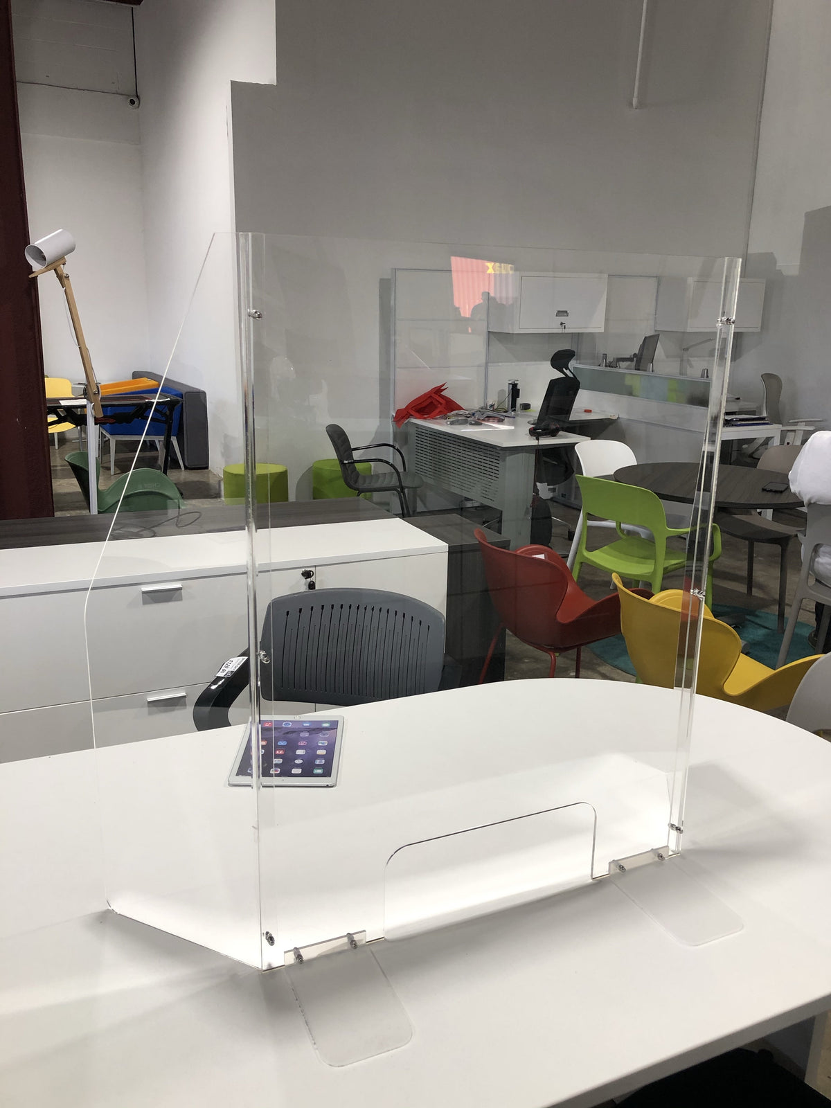 LITE SERIES ACRYLIC DESK TOP BARRIER BY FRONTLINE20
